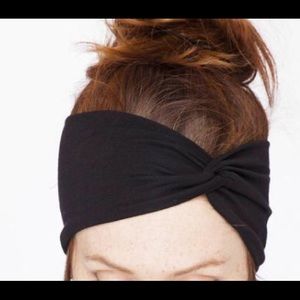 Black Twist Head Band